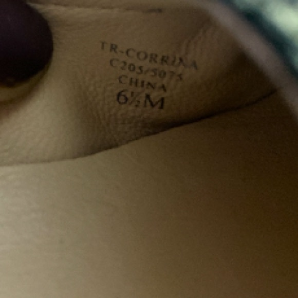 Taryn Rose Corrina black and gold Loafers size 6.5 - Picture 9 of 9